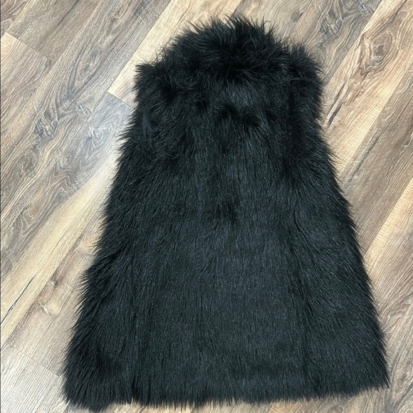Zara Black Faux Fur Vest women’s medium lined warm - Picture 9 of 12